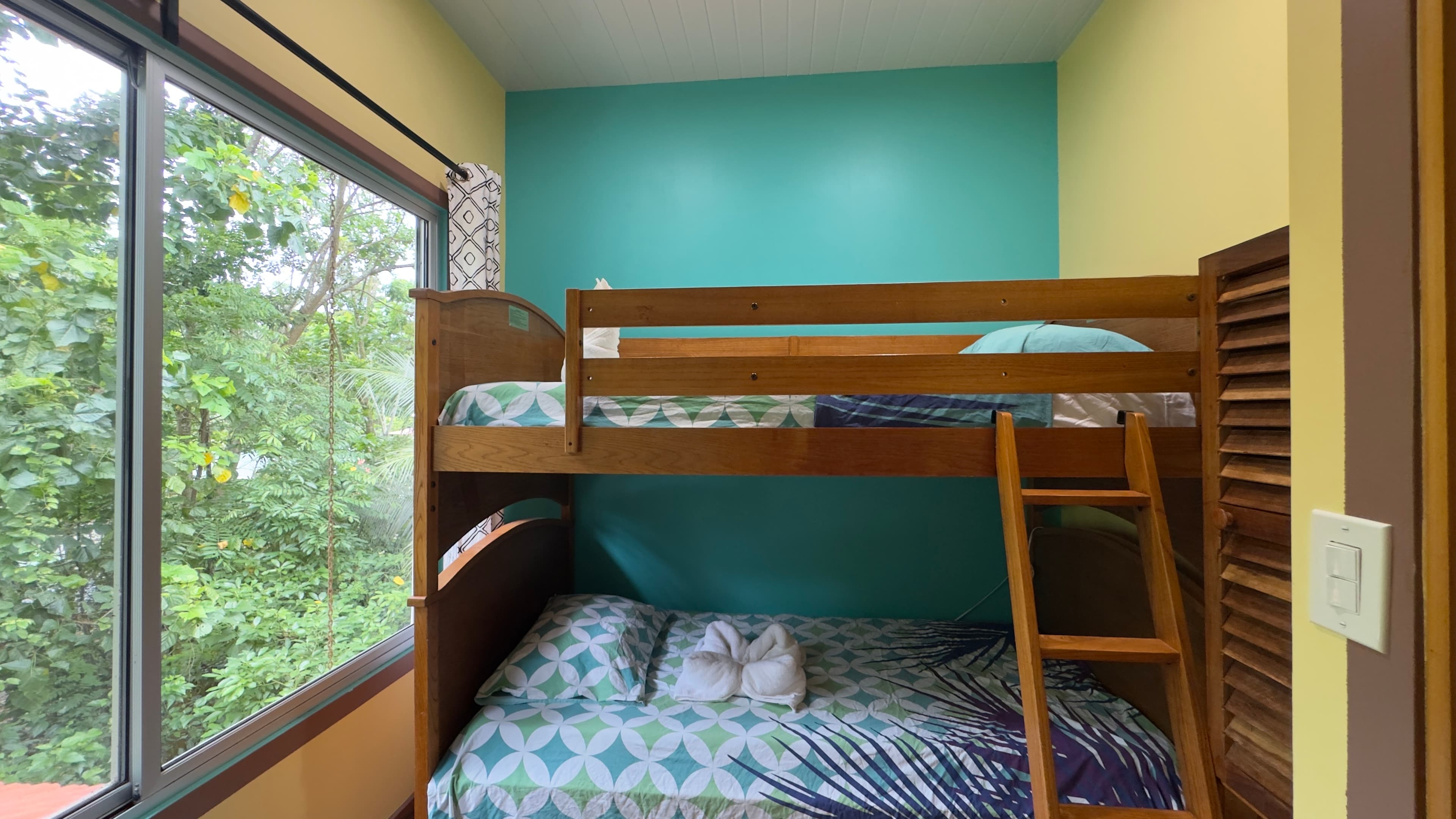 Bedroom 3, bunk bed with twin mattresses